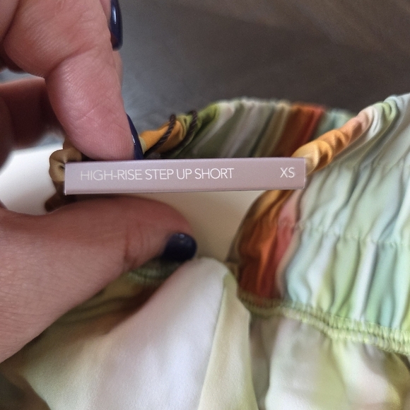 NWT CALIA High-Rise Step Up Short - Filtered Flora Multi, Women's XS - Picture 11 of 13